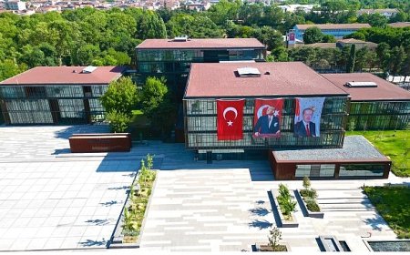 İnegöl Belediyesi’nden 1500 Öğrenciye Kırtasiye Yardımı
