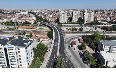 Ahmet Öksüz Üst Geçidi’nin Asfaltı Yenilendi