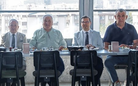 Nilüfer Belediyespor Kulübü Bursa voleyboluna yön verenlerle buluştu