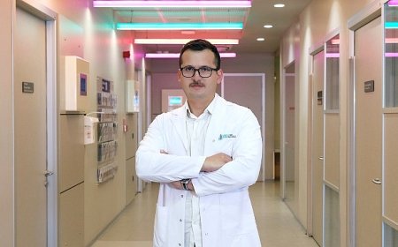 Cep telefonu kamburluğu: Yeni neslin sessiz tehlikesi!