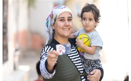 Anne Kart sayesinde çocuklarıyla sokağa çıkabiliyorlar