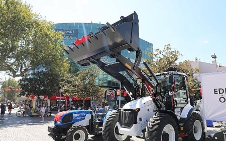 Edremit Belediyesi’ne 5 yeni iş makinası