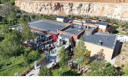 Doğa ve Modern Mimarinin Buluştuğu Kanyon Cafe Açıldı