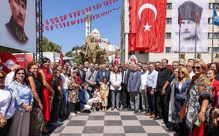 30 Ağustos Zafer Bayramı Kutlamaları Çelenk Sunumu ile Başladı