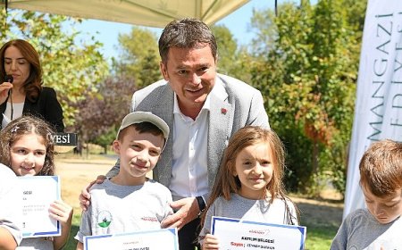 Osmangazi’de 8 bin 24 çocuk yüzme keyfi yaşadı