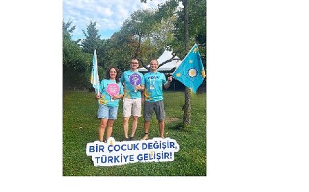 Yüzücüler kulaçlarını TEGV’li çocuklara eğitim desteği için attı