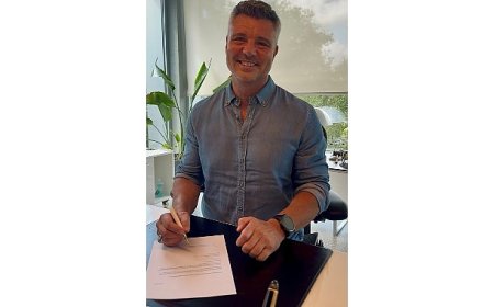 Sadettin Saran, Fenerbahçe Başkan Adaylığı İçin Gerekli 500 İmzayı Teslim Etti