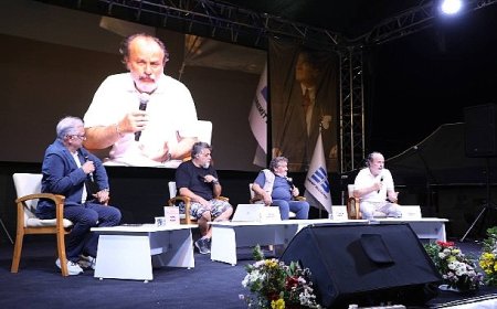 Edremit Kitap Fuarı’nda 6. Gün: Edebiyat, Sanat ve Gazeteciliğin Büyük Buluşması