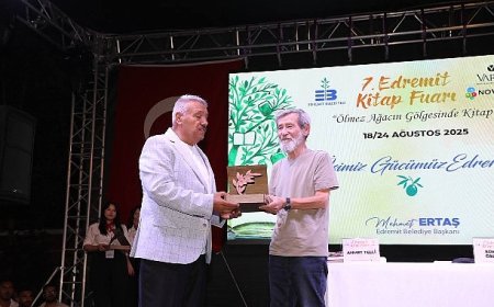 7. Edremit Kitap Fuarı’nda 5. Gün: Şiirden panele, türkülerden müziğe