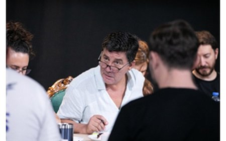 İzmir Şehir Tiyatroları “Cadı Kazanı”nın provalarına başladı