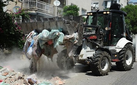 Karşıyaka’da sokaklara moloz atanlara 92 bin TL ceza!