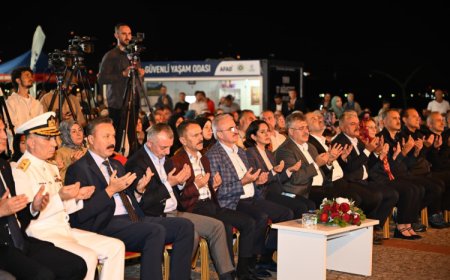 Gölcük’te 17 Ağustos 1999 depremi dualarla anıldı