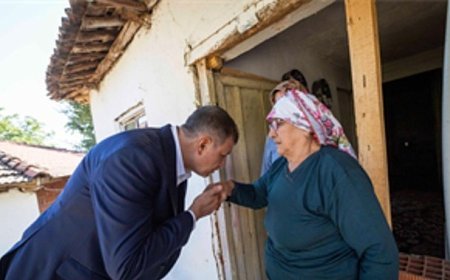 Başkan Tugay’dan yangında vefat eden Şahin’in aile evine taziye ziyareti