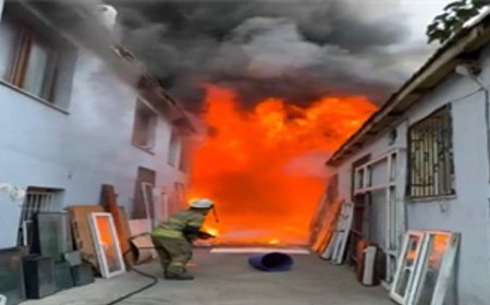 İzmir İtfaiyesi Konak’taki yangına müdahale etti