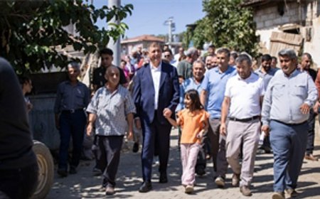 Başkan Tugay yangında zarar gören Köseler’i ziyaret etti