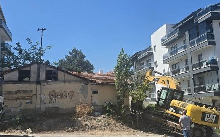 Çankaya’da Tehlikeli Yapıların Yıkımı Sürüyor