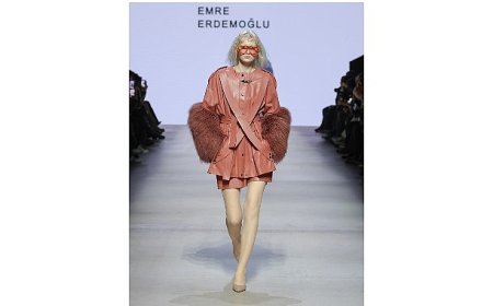 Cennetin Batısında, Kadının Devrimi Başlıyor