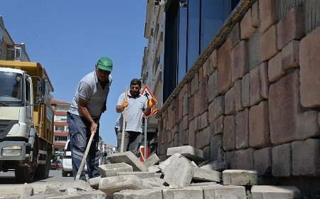 Sokak ve Caddelerde Bakım Onarım Çalışmaları Sürüyor