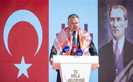 Urla’nın geleneksel bağbozumu şenliği renkli görüntülerle başladı