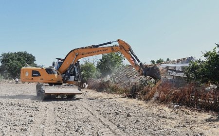 Sit alanına yapılan kaçak yapılar yıkıldı