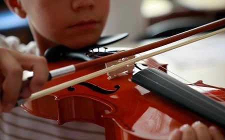 Başkan Çerçioğlu ile Aydınlı minikler keman öğreniyor