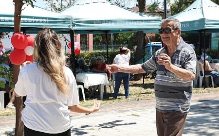 Huzurevi sakinlerinin piknik keyfi
