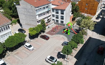 İnegöl Belediyesi Eskiyen Çocuk Parklarını Yeniliyor