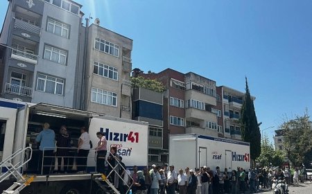 Hızır 41, Sındırgı’da depremzedelerin yanında