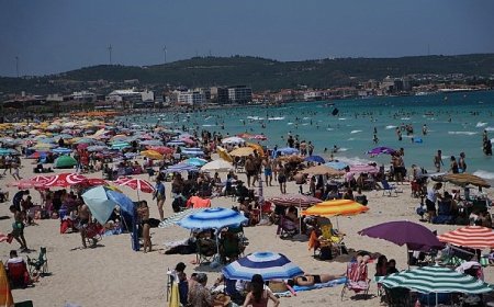 Çeşme Belediyesi plajları bir kez daha Mavi Bayrak kazandı