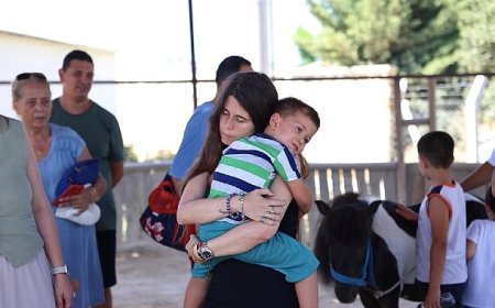 Başkan Denizli özel gereksinimli çocuklarla at çiftliği gezisinde buluştu