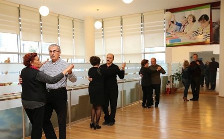 Karşıyaka Belediyesi’nden ücretsiz salon dansları kursu