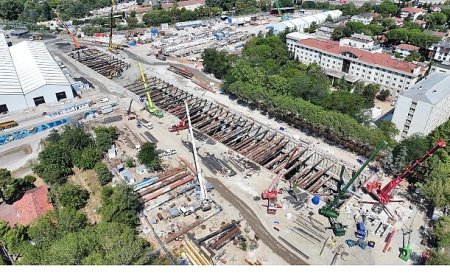 Metro tünelini açacak dev köstebekler geldi!