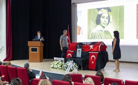 Başkan Tugay’dan hocası Emel Tümbay’a duygusal veda