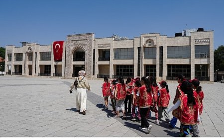 Konya’da 3 Bin Öğrenci 6 Tarihi Mekânda 6 Tarihi Karakteri Tanıyor