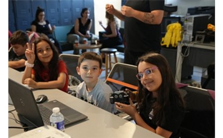 İzmirli çocuklar robotik dünyasıyla tanıştı