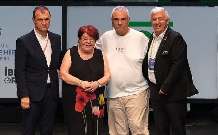 Halil Ergün ve Defne Yalnız’a ‘Yaşam Boyu Başarı Ödülü’ verildi