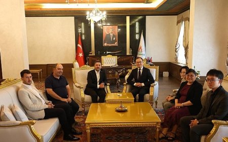 Çin Halk Cumhuriyeti Büyükelçisi Xuebin, Belediye Başkanı Arı’yı Ziyaret Etti