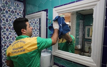 Cami ve İbadethanelerde Temizlik Mesaisi…