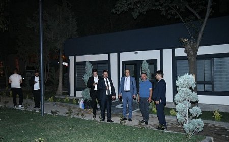 Sancak Parkı ve Çay Bahçesi Yenileme Çalışmaları Sürüyor