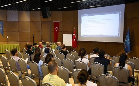 Uzmanlar Uyardı: “Cilt Kanserine Karşı Mutlaka Koruyucu Ekipmanlar ve Güneş Koruyucu Kullanılmalı”