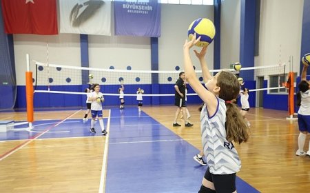 İBB Spor Okulları Yaz Döneminde de On Binlerce Çocuğu Sporla Buluşturuyor