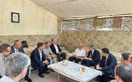 AK Parti Genel Başkan Yardımcısı Demir Şehit Muharrem Can’ın Ailesini Ziyaret Etti