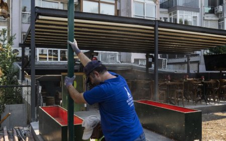 İzmir’de zabıta ve esnaf el ele… Yeşile geri dönüş başladı