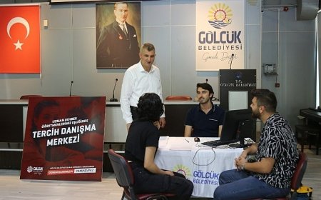 Gölcük Belediyesi Üniversite Tercihleri İçin Yine Öğrencilerin Yanında