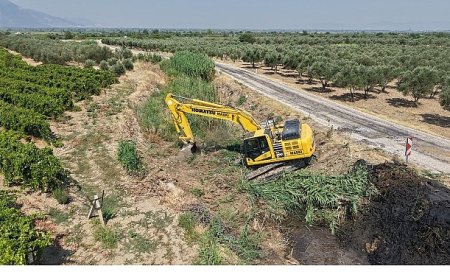 Gümülceli’de Dere Temizliğiyle Yangın Ve Taşkın Riskine Karşı Önlem