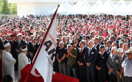 Seyitgazi’de şehit olan AKUT gönüllüleri son yolculuğuna uğurlandı
