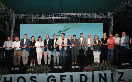 6. Burhaniye Kitap Fuarı Coşkuyla Başladı