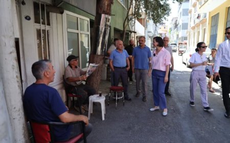 İzmir Karabağlar’da sorunlara muhtarlarla yerinde çözüm
