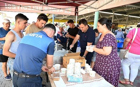 Kemer Belediyesi’nden Çamyuva’da aşure ikramı