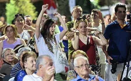 Konak’ta yazın coşkusu müzikle buluştu